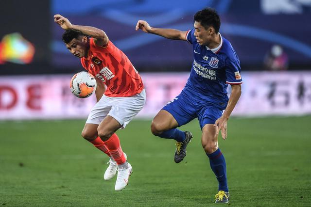 李月汝WNBA生涯首次先发 受困犯规仅得3分2板